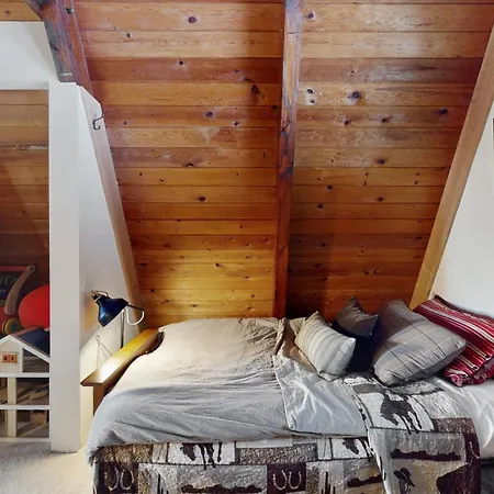 Hyak Duplex Cabin